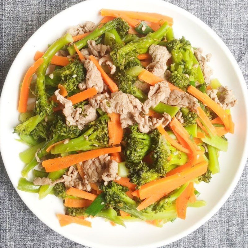 Step 4 Final Product Stir-fried beef with broccoli and carrots