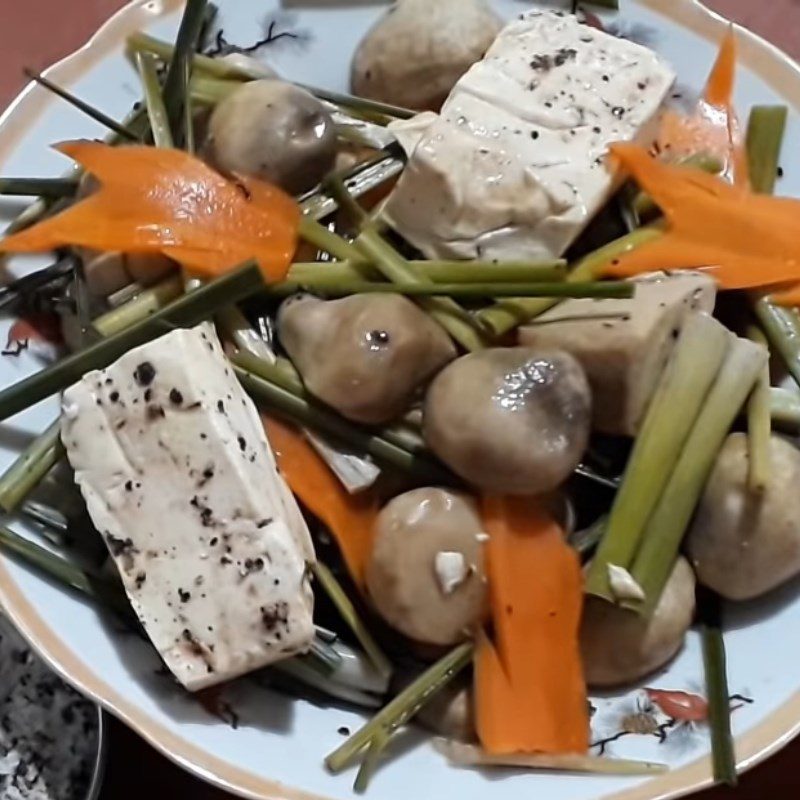 Step 4 Final Product Steamed Lemongrass Straw Mushrooms with Tofu