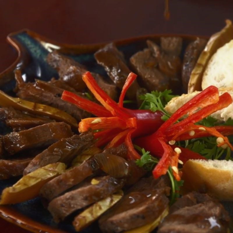 Step 5 Finished Product Beef brisket stir-fried with soy sauce