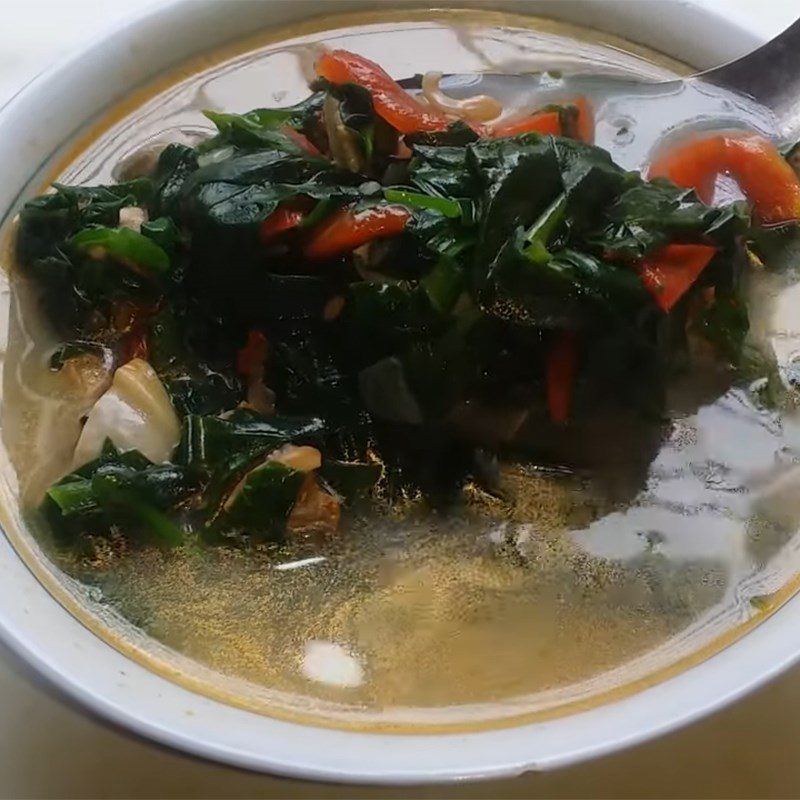 Step 5 Final product, clam soup with spinach and tomatoes