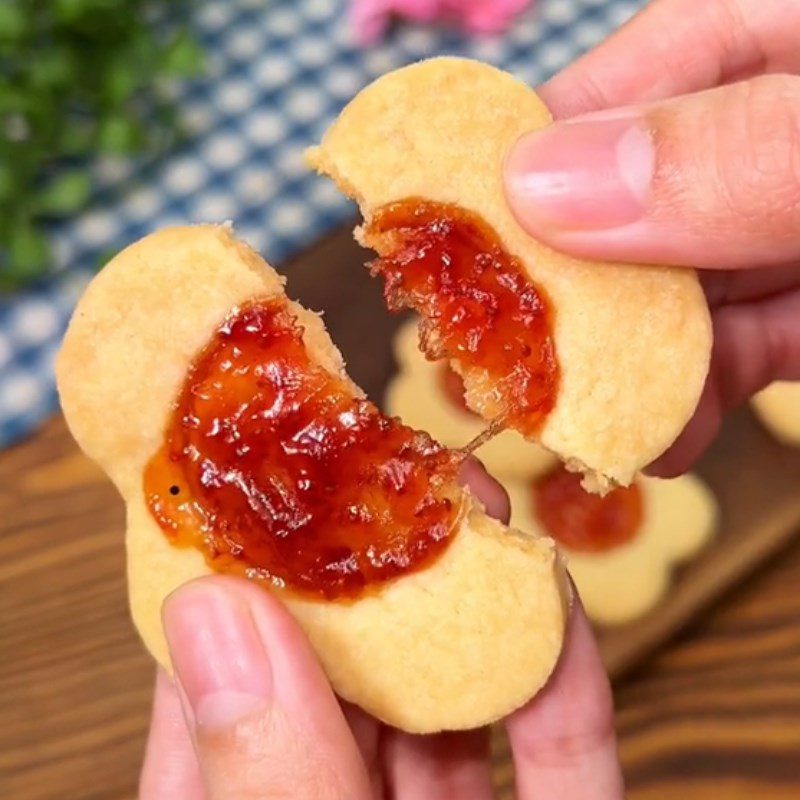 Step 4 Final product Strawberry jam cookies (Recipe shared from Tiktok Cooking with TasteVN)