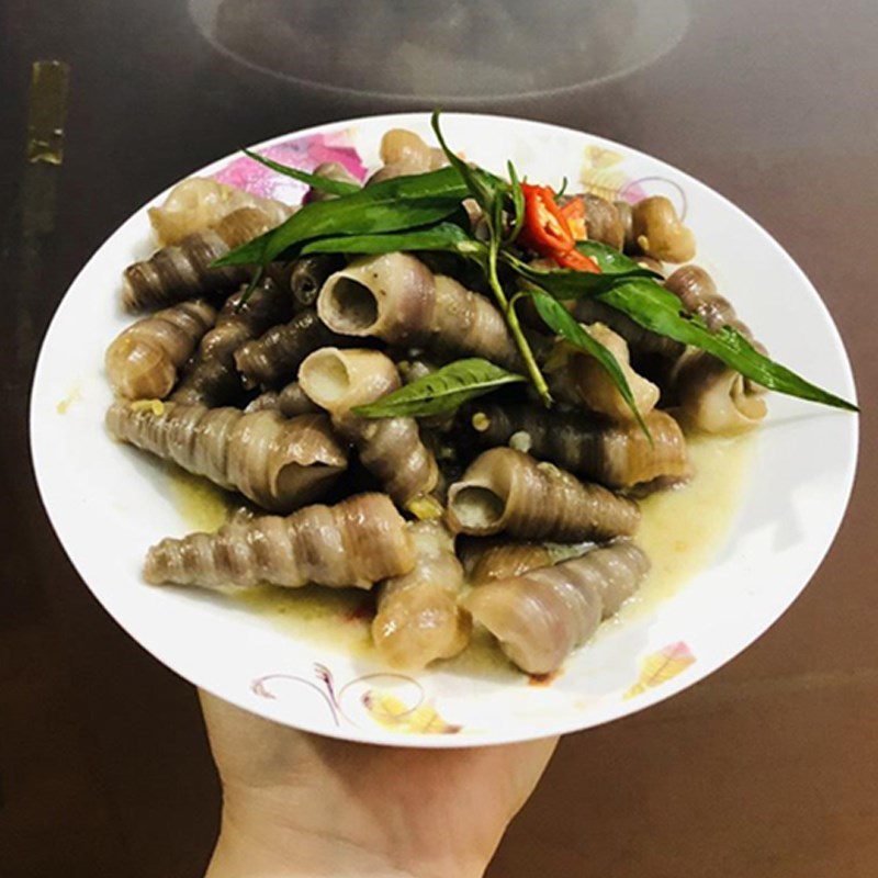 Step 4 Final product Stir-fried sea snails with coconut (coconut milk powder)