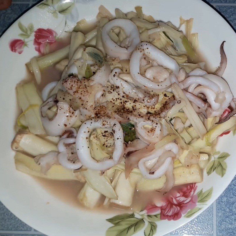 Step 4 Finished Product Stir-fried bamboo shoots with squid