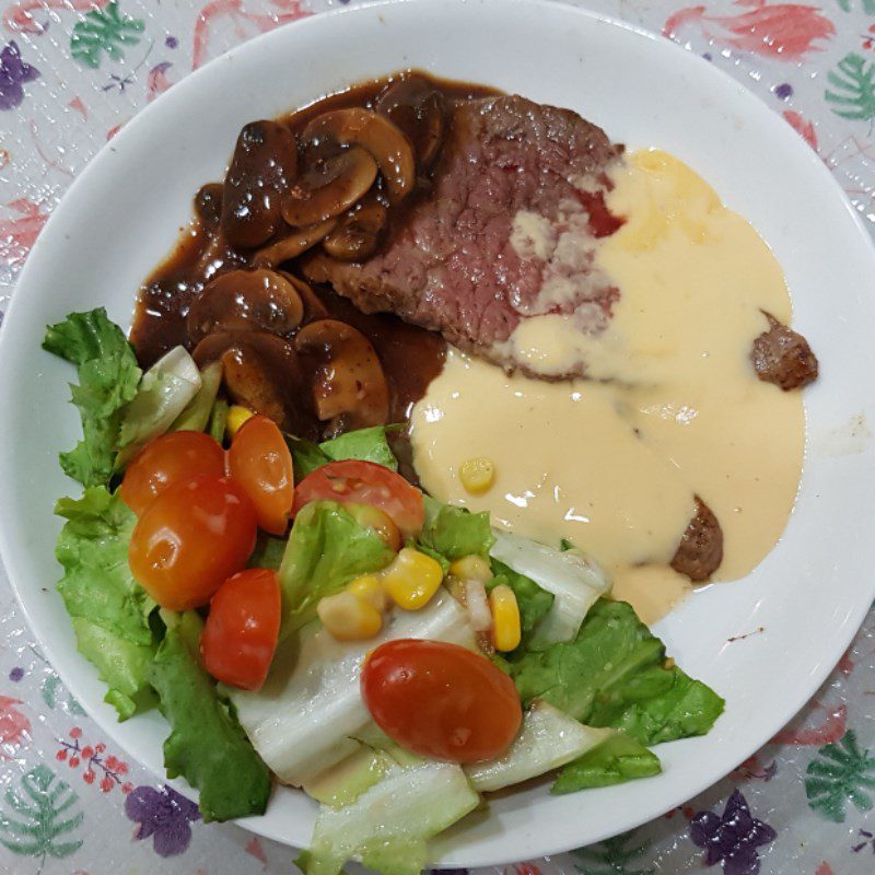 Step 8 Final Product Cheese Sauce and Mushroom Beef Steak