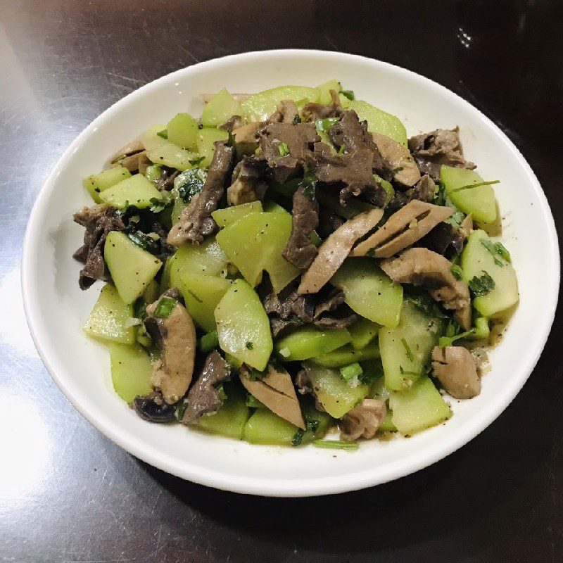 Step 5 Final Product Stir-fried Chayote with Pig Heart