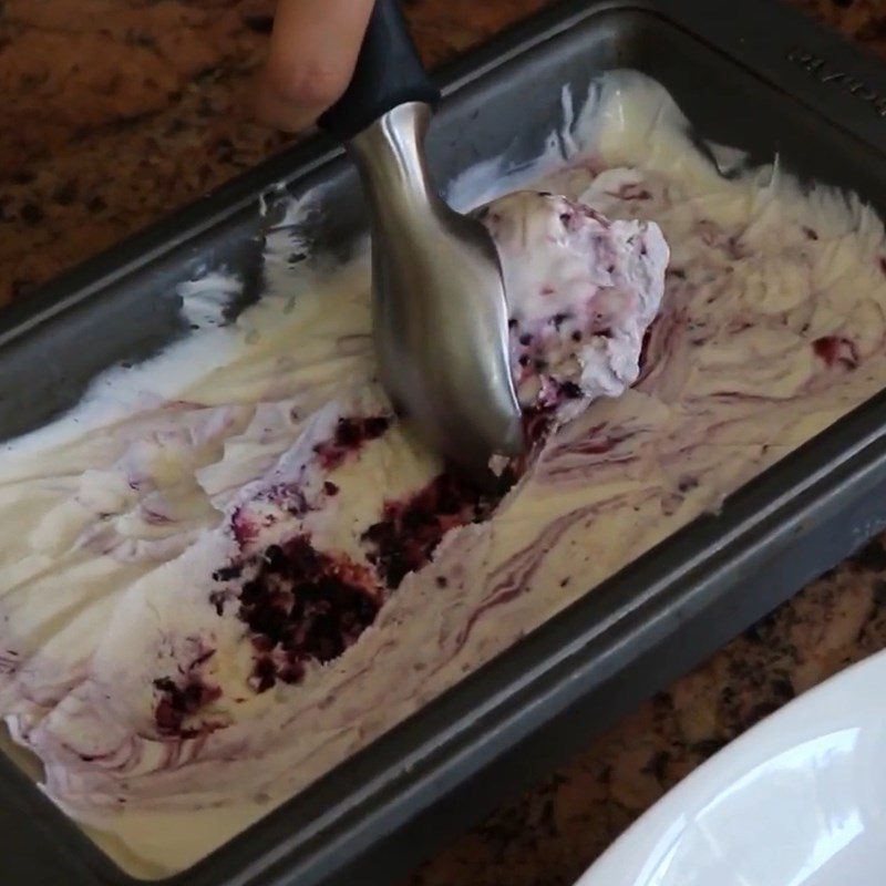 Step 4 Final Product Black Raspberry Chocolate Ice Cream