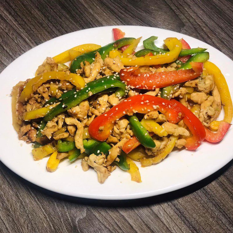 Step 4 Final product Stir-fried chicken breast with bell pepper