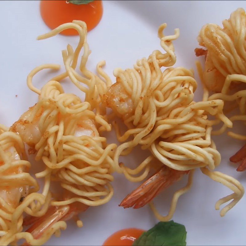 Step 5 Final product of crispy fried noodle rolls with shrimp