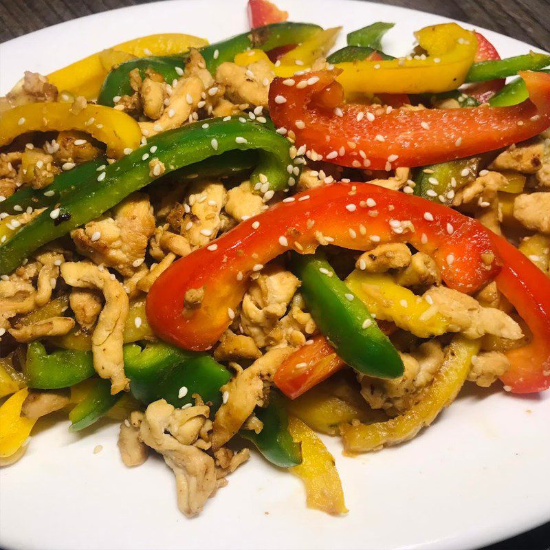 Step 4 Final product Stir-fried chicken breast with bell pepper