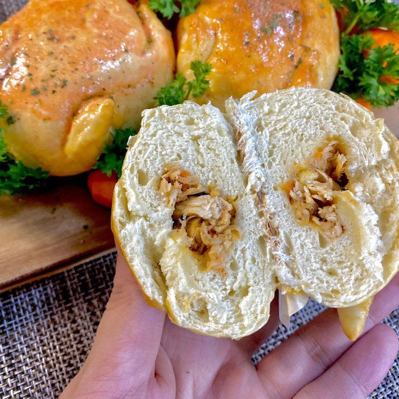 Step 6 Finished Product Chicken stuffed bread (recipe shared by a user)