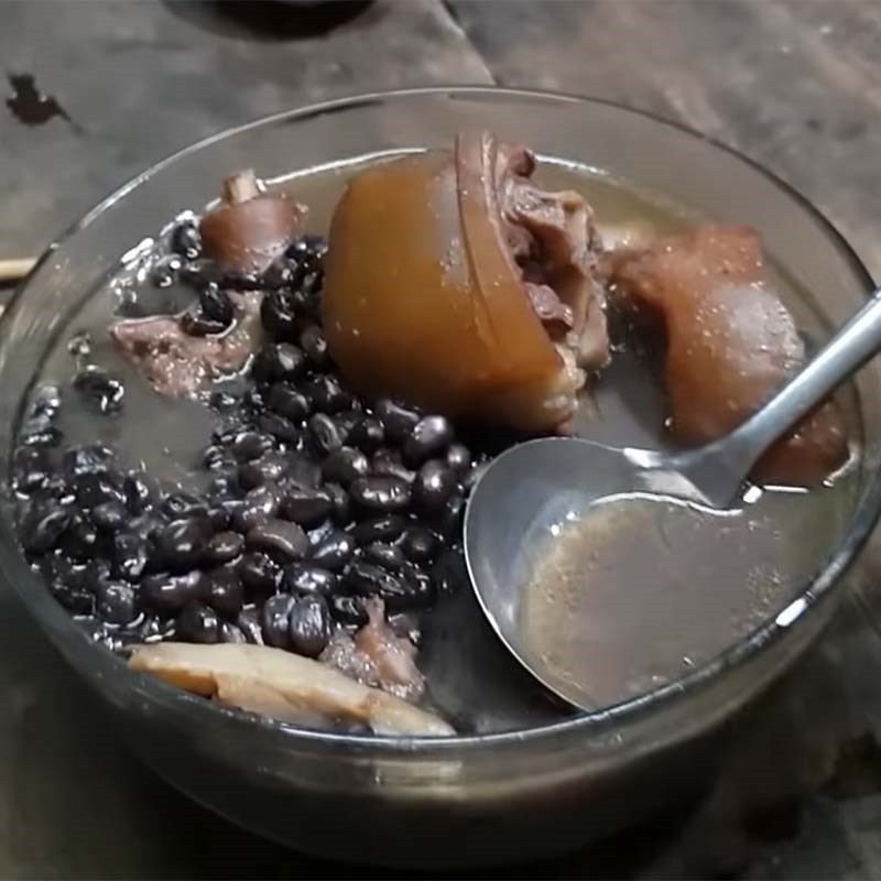 Step 5 Final product Oxtail simmered with black beans