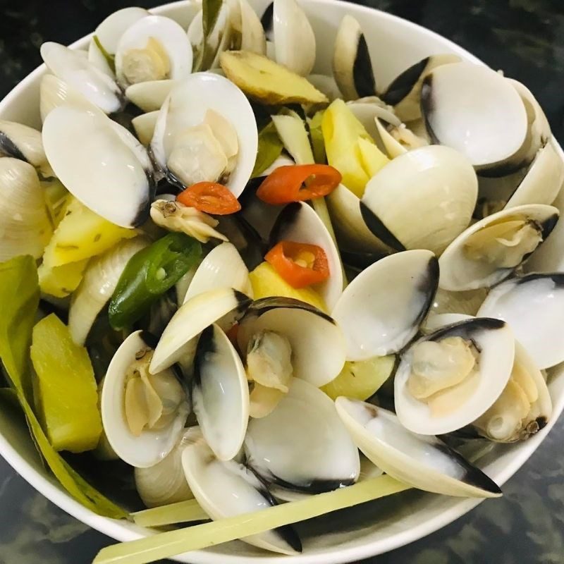 Step 4 Final Product Steamed Clams with Lemongrass and Pineapple