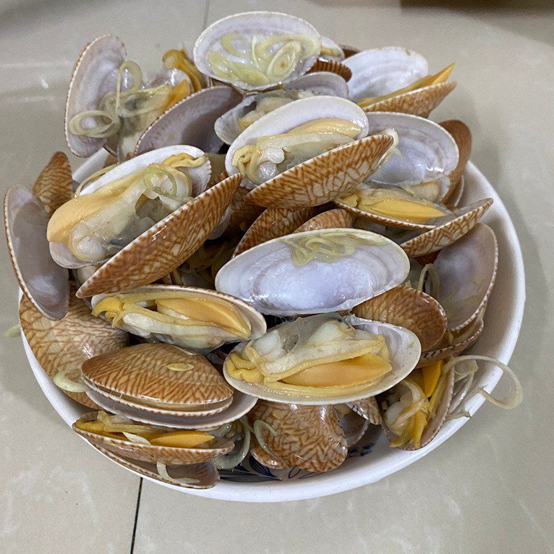 Step 3 Final Product Steamed Razor Clams with Lemongrass