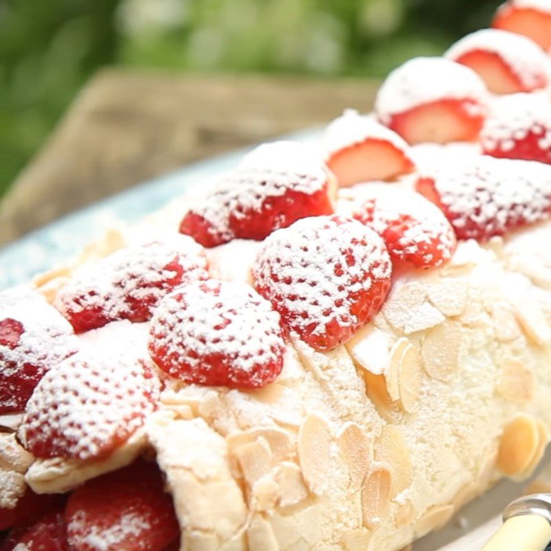 Step 6 Final product Strawberry meringue cheese cake