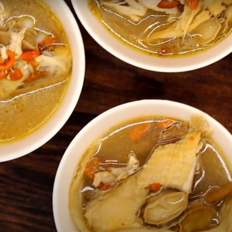 Step 4 Final product Chicken soup with abalone