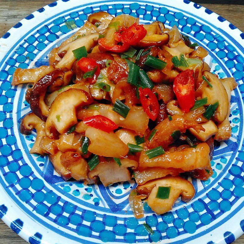 Step 4 Finished Product Stir-fried Pork with Shiitake Mushrooms