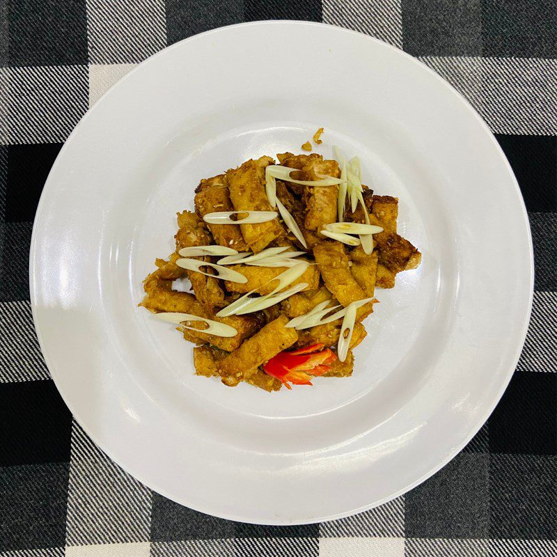 Step 4 Final Product Stir-fried tofu with lemongrass and chili