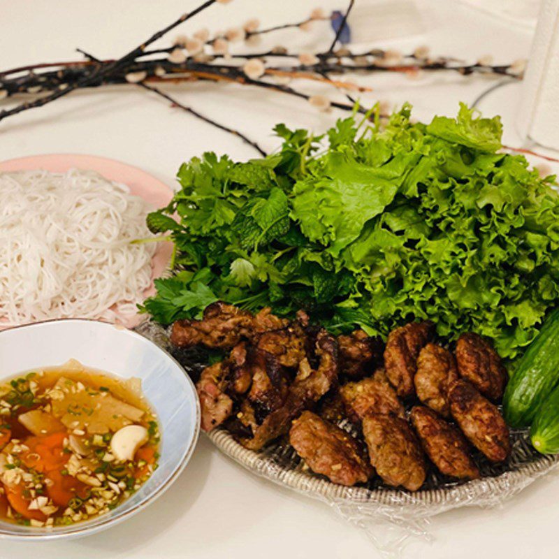 Step 6 Final product of Hanoi grilled pork noodles (recipe shared by users)