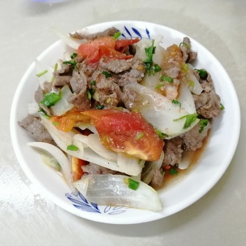 Step 4 Final product Stir-fried beef with onion and tomato