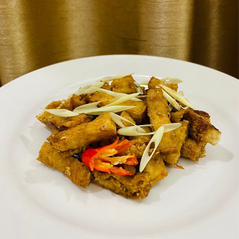 Step 4 Final Product Stir-fried tofu with lemongrass and chili
