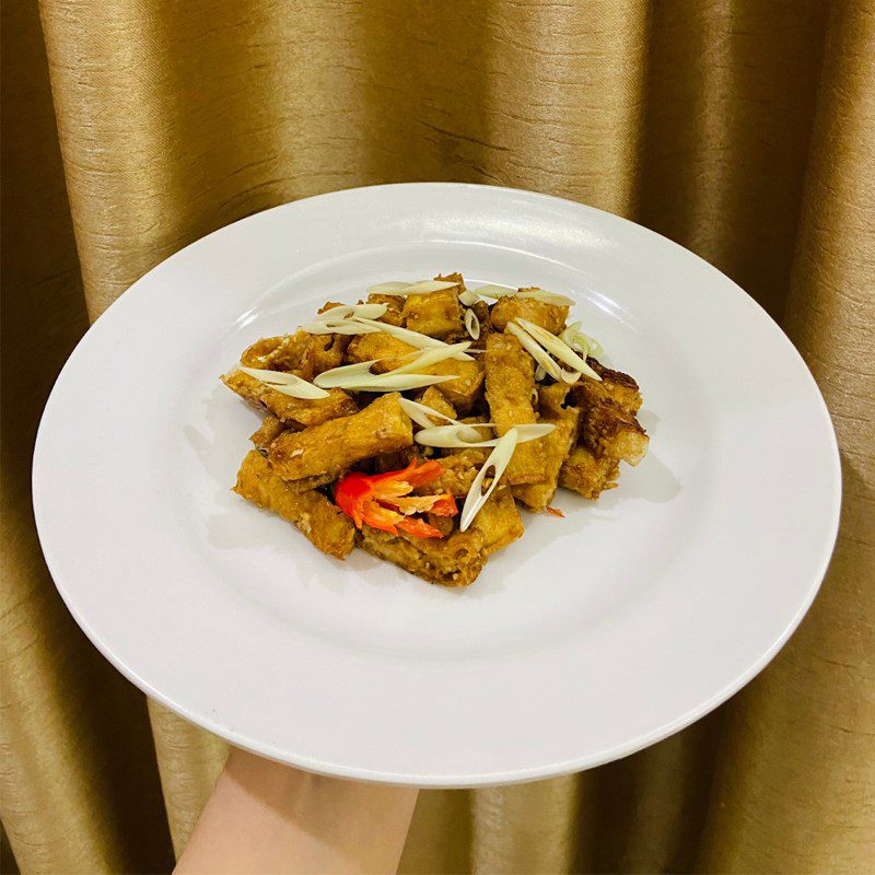 Step 4 Final Product Stir-fried tofu with lemongrass and chili