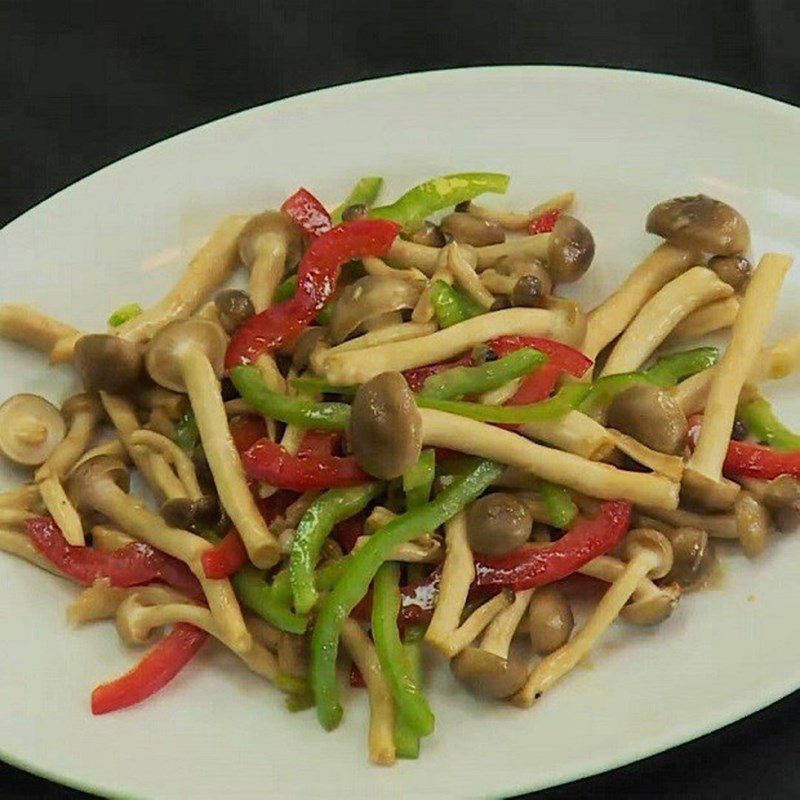 Step 3 Finished Product Reishi Mushroom Stir-Fried with Bell Peppers