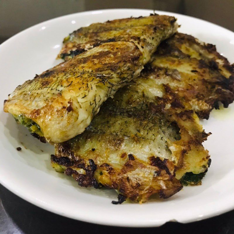 Step 5 Final product Fried mackerel with lemongrass and chili