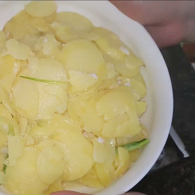 Step 3 Finished product Garlic stir-fried potatoes