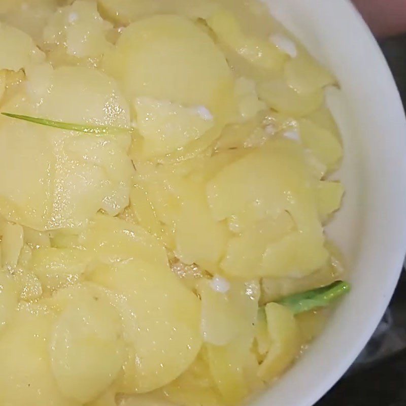 Step 3 Finished product Garlic stir-fried potatoes