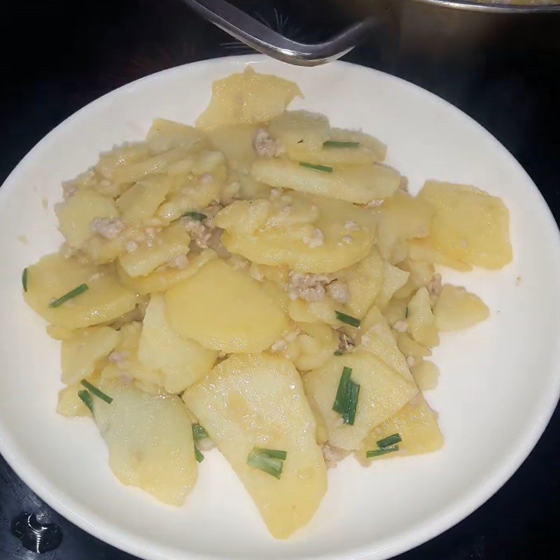 Step 3 Final Product Stir-fried potatoes with minced meat