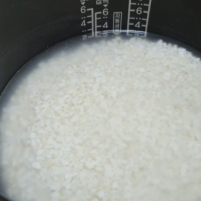 Step 4 Cooking mushy corn sticky rice with a rice cooker Mushy corn sticky rice (boiled corn) using a rice cooker