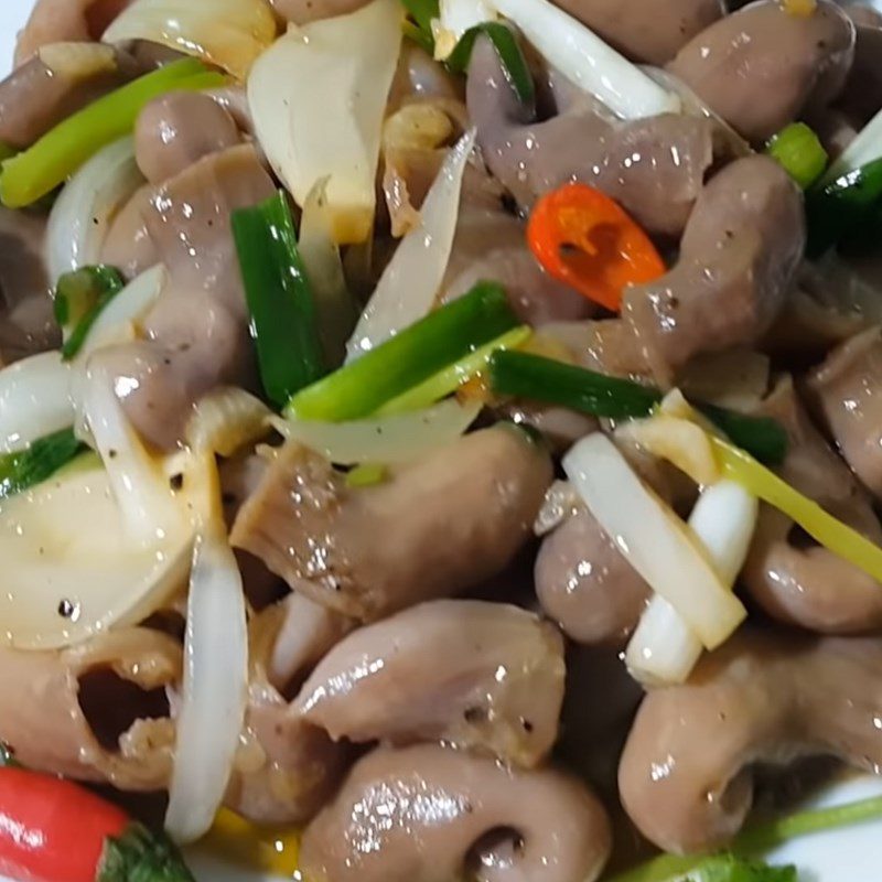 Step 5 Final product Stir-fried basa fish stomach with onions