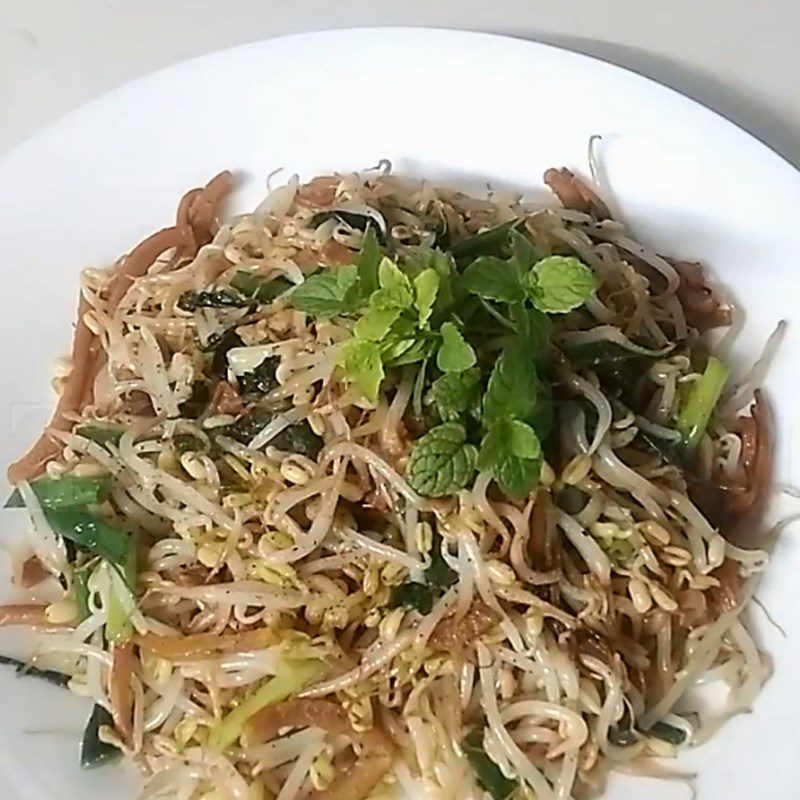 Step 7 Final product Dried squid stir-fried with bean sprouts