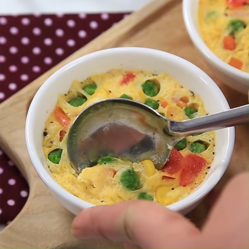 Step 4 Finished product Colorful vegetable steamed eggs