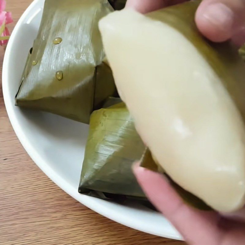 Step 6 Finished Product Sticky Rice Cake with Mung Bean Filling