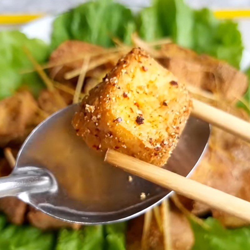 Step 5 Final product Fried tofu with salt and lemongrass