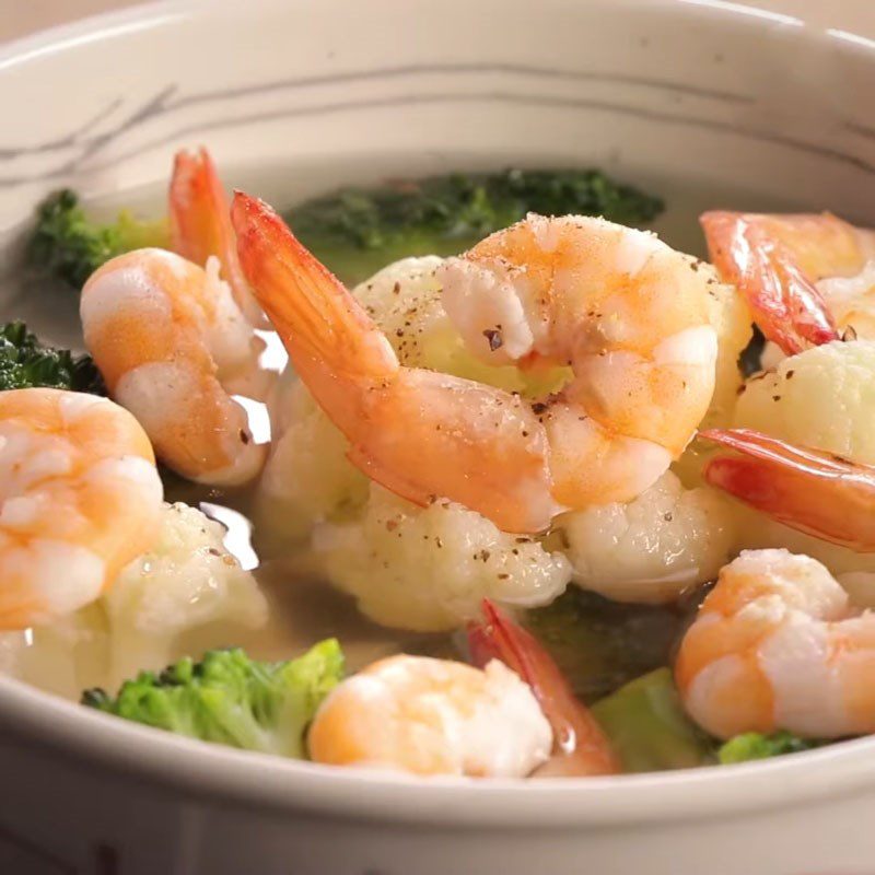 Step 4 Finished Product Broccoli Soup with Shrimp