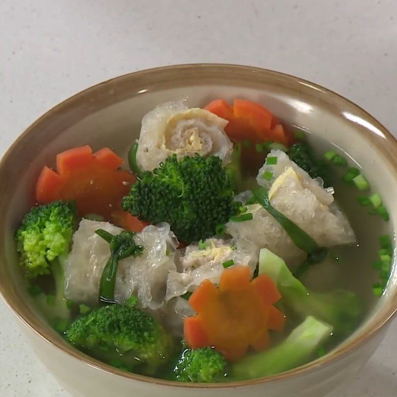 Step 6 Final product Cauliflower soup with fish balls