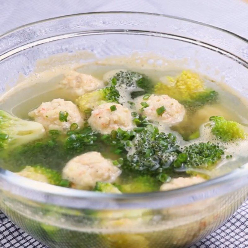 Step 4 Final product Broccoli soup with shrimp balls and lotus seeds