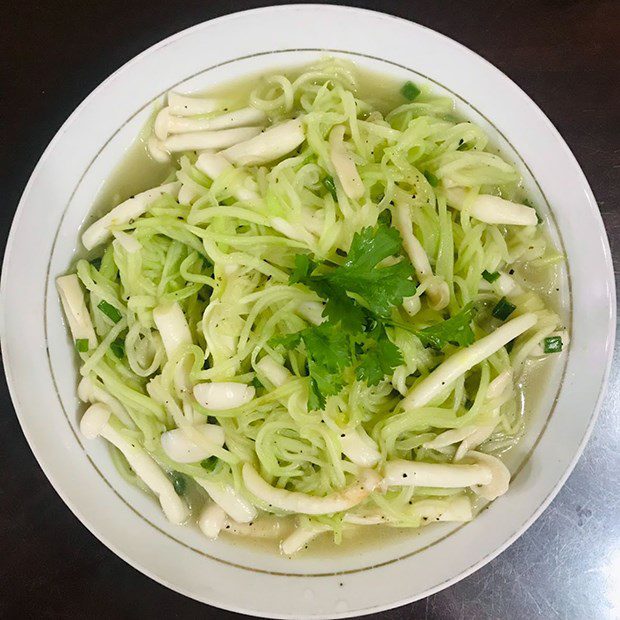 Step 3 Finished Dish Stir-fried Chayote with Mushrooms