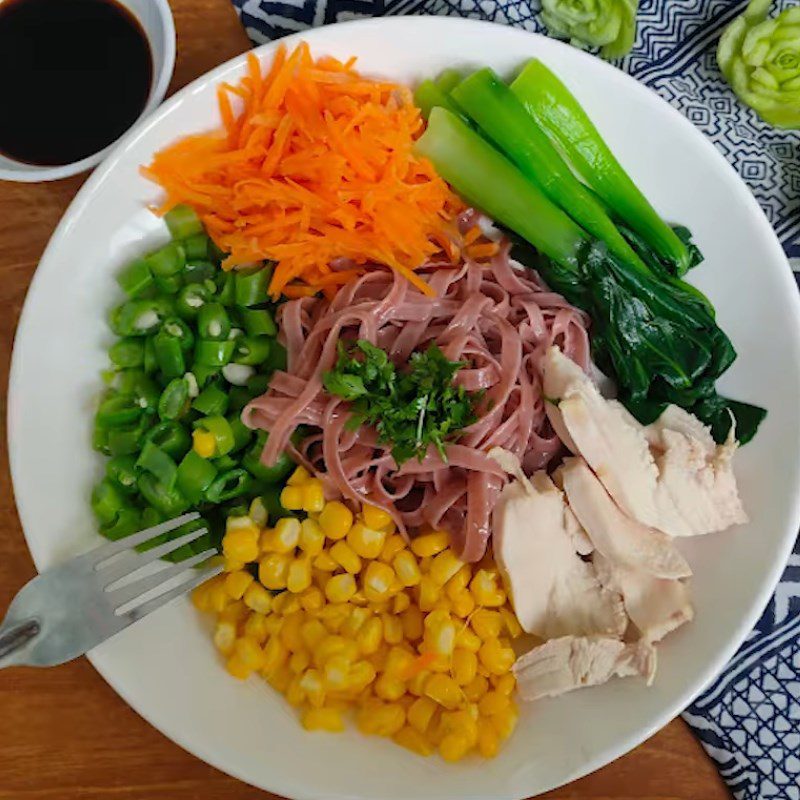 Step 4 Finished product of brown rice pho stir-fried