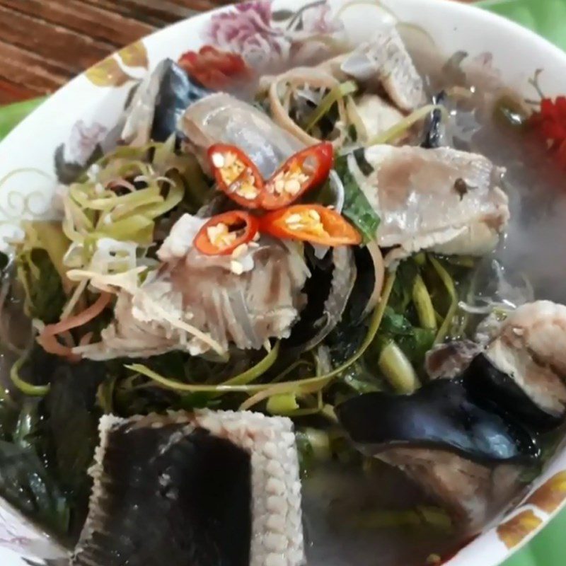 Step 5 Finished product Sour soup with stingray cooked with fermented rice