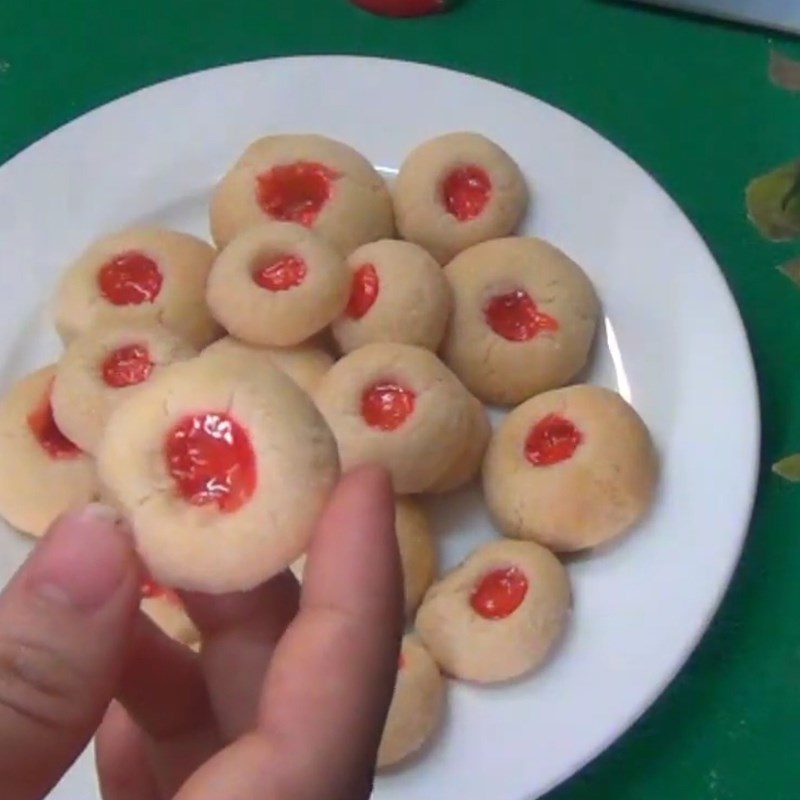 Step 5 Final product Strawberry Jam Cookies using an air fryer