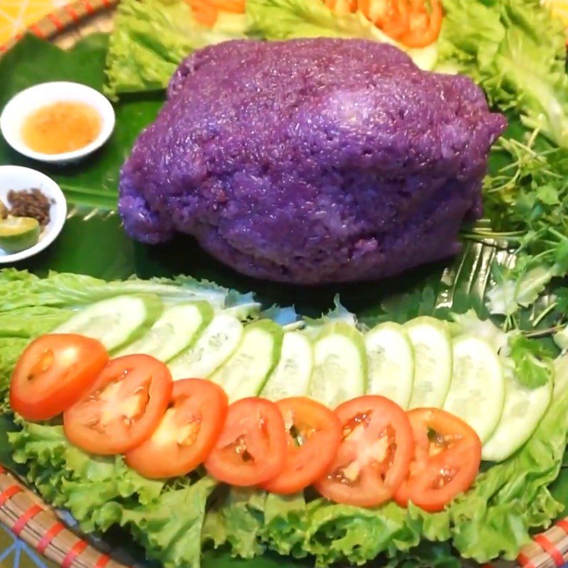 Step 10 Finished product Sticky rice chicken with purple sticky rice and sour plum sauce