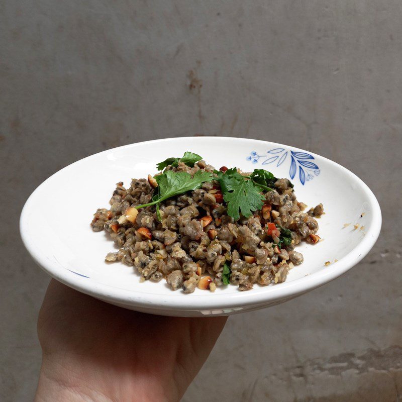 Step 4 Final Product Stir-fried Clams with Lemongrass and Chili