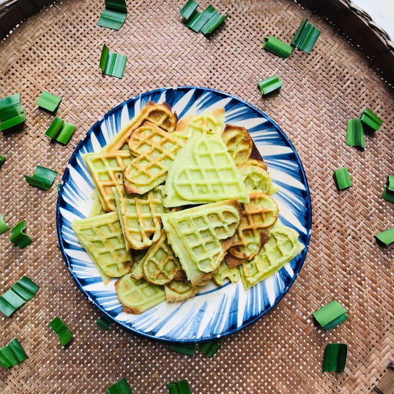 Step 5 Final product Pudding cake with pandan leaves (recipe shared by users)