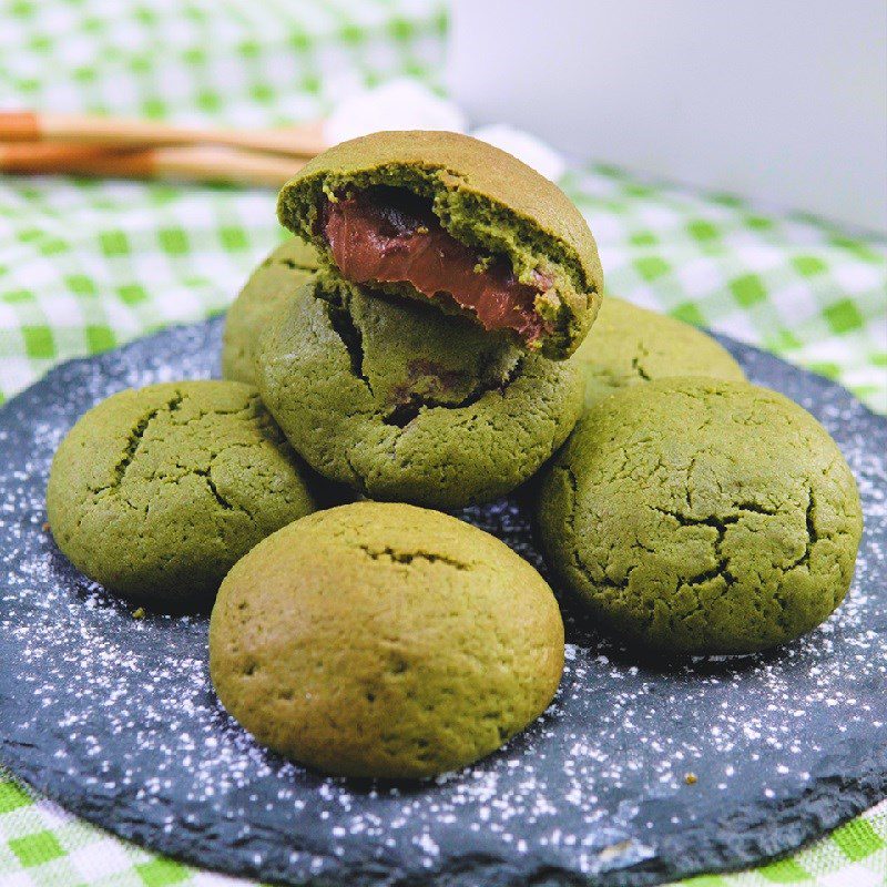 Step 5 Final product Matcha cookie with chocolate filling