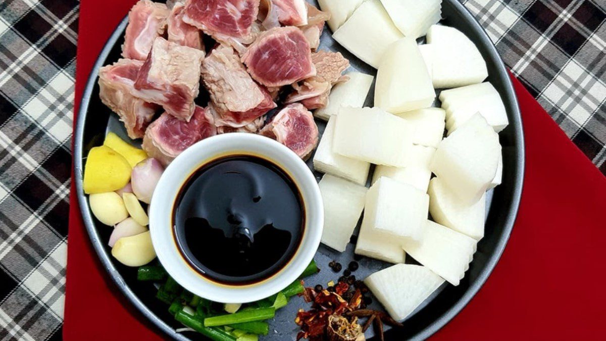 Ingredients for beef stew with radish