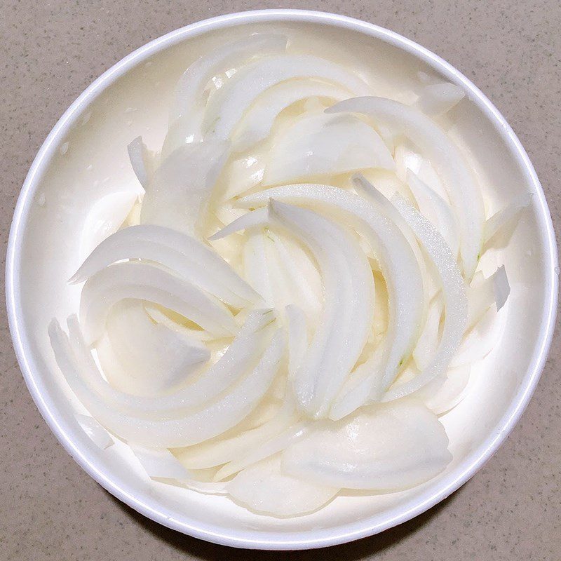 Step 1 Prepare the ingredients for Stir-fried Beef with Onions