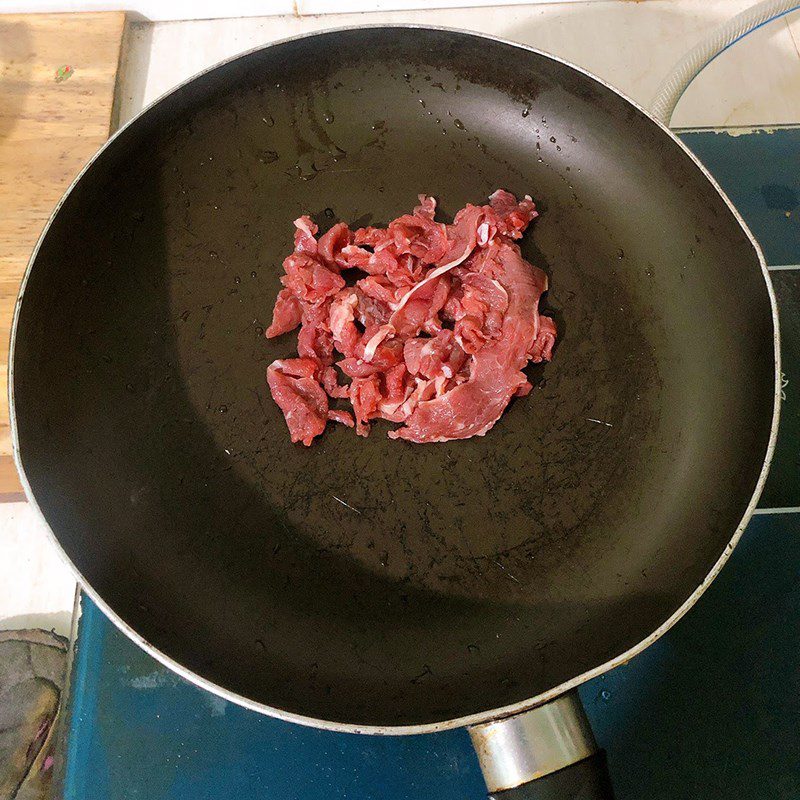 Step 2 Stir-fried beef with onions Stir-fried beef with onions